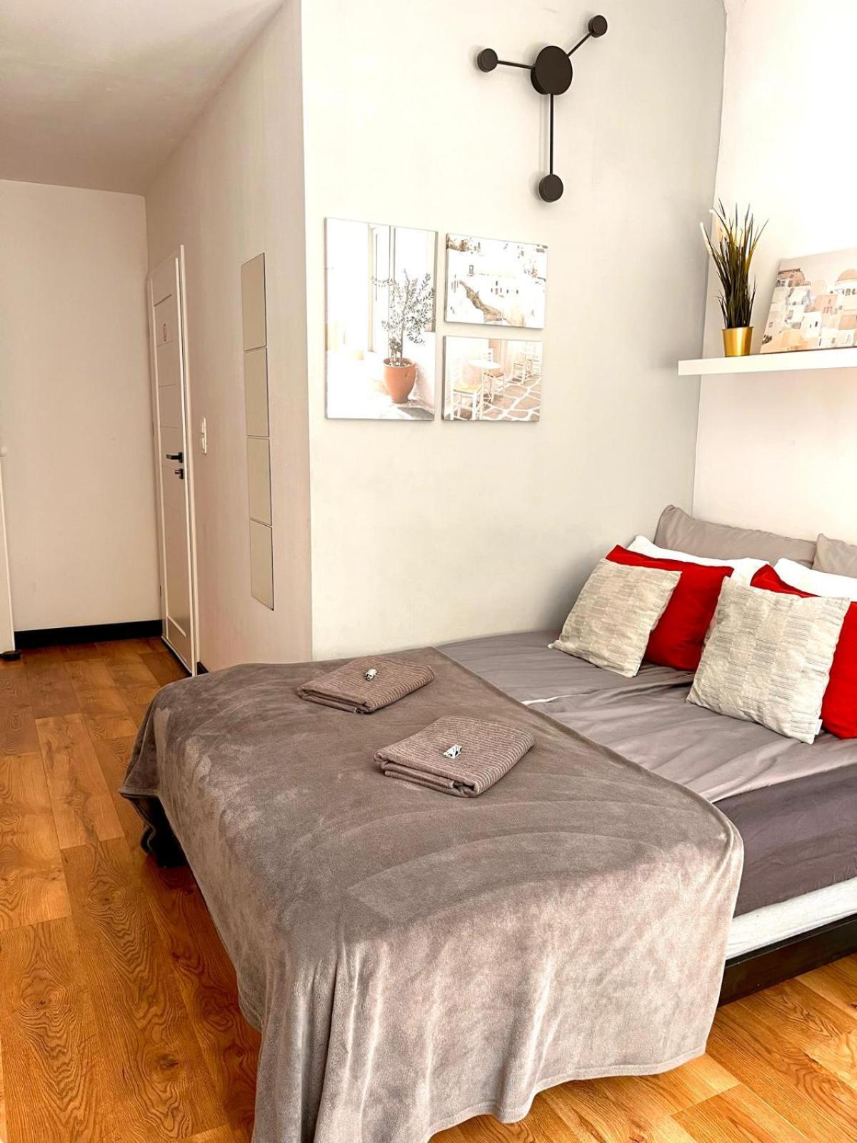 Special 1 Bed Center Butas *